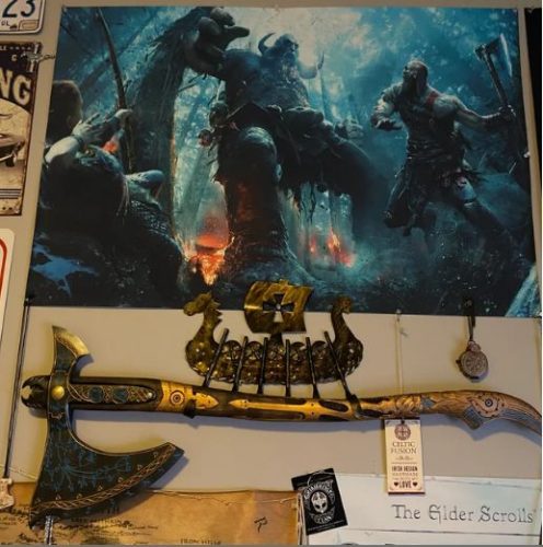 Leviathan God of War Axe 'Atreus' photo review